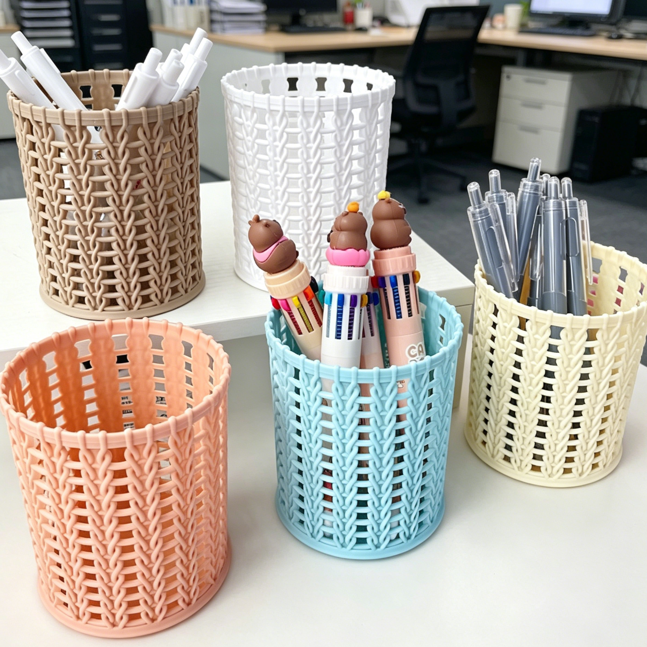 Rattan Imitation Hollow Plastic Round Pen Holder